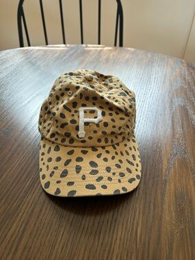 Leopard Print Baseball Cap with White 'P' Accent - Tan